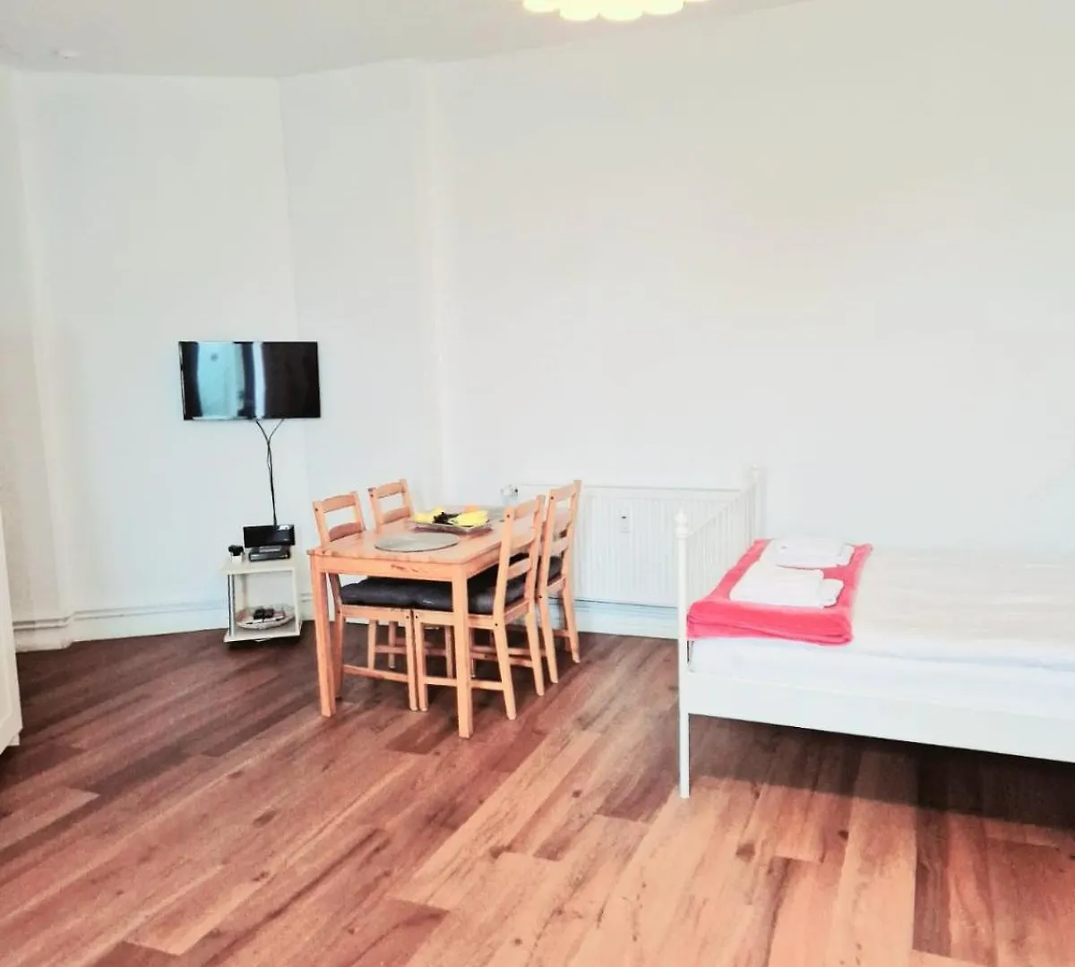 ברלין City Studio Apartment For 4, Near Sonnenallee